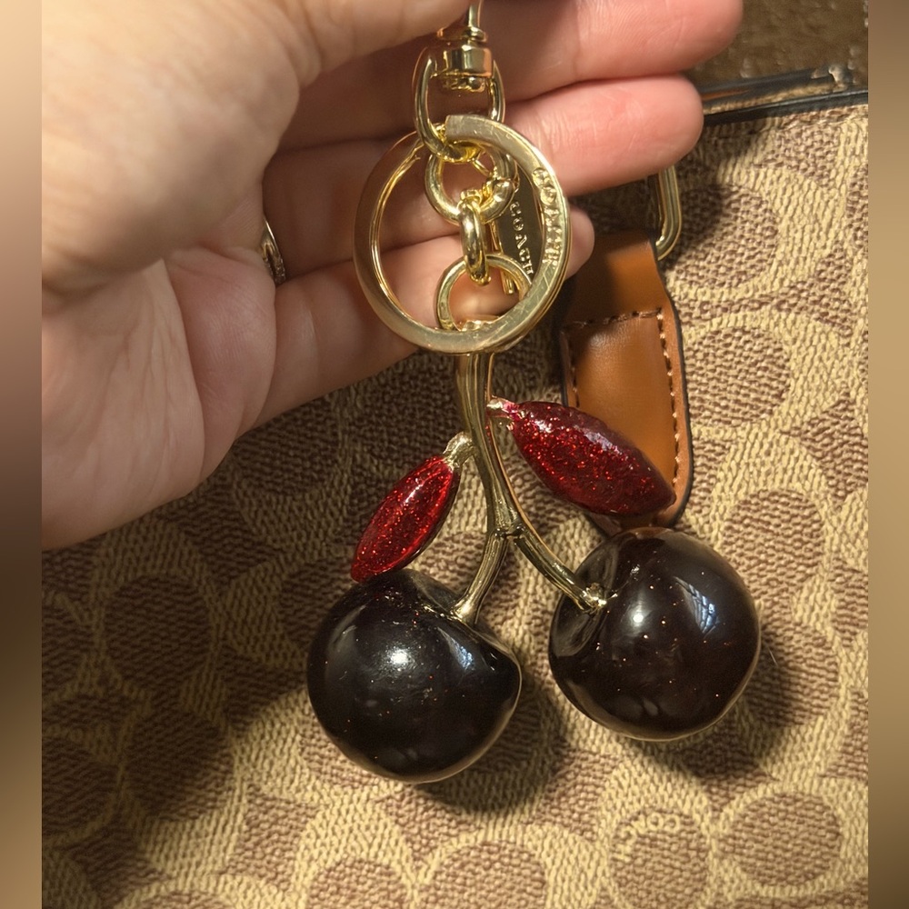 Black cherry charm